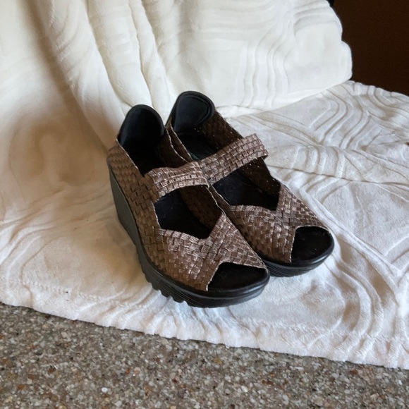 Ladies sketches wedge heel size 8 - Picture 2 of 3